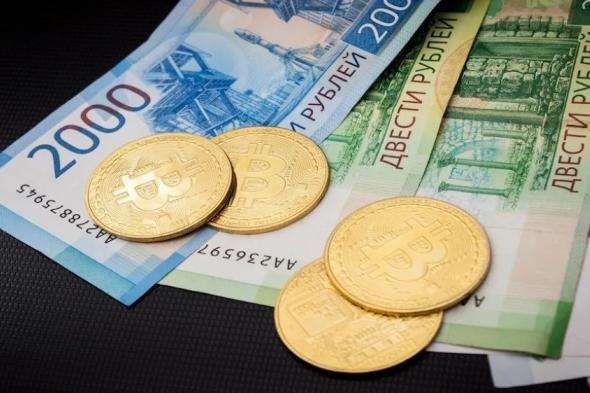 "المركزي الروسي" يخفض سعر الروبل أمام العملات الرئيسية اليوم