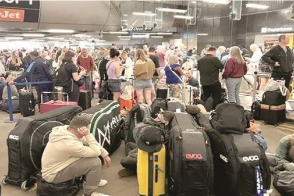 مطار مانشستر فى ورطة بسبب انقطاع التيار الكهربائى