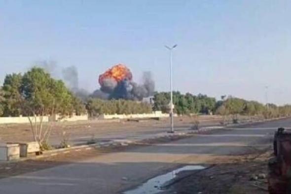 الخليج اليوم .. مقاتلات أمريكية وبريطانية تشن 4 غارات على مواقع للحوثيين شمال مدينة الحديدة