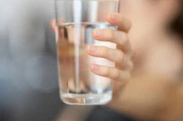 10 علامات تخبرك أنك لا تشرب كمية كافية من المياه