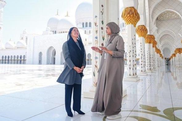 حرم الرئيس الفلبيني تزور جامع الشيخ زايد الكبير في أبوظبي