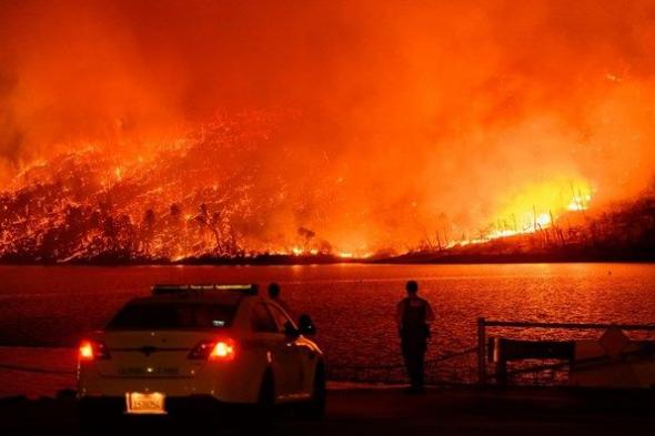 إجلاء آلاف السكان جراء حريق ضخم في كاليفورنيا