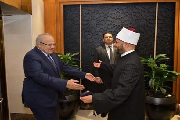 وزير الأوقاف يستقبل رئيس جامعة القاهرة وأمين مجلس علماء إندونيسيا للتهنئة بمنصبه