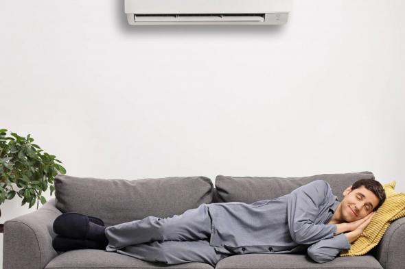 الامارات | النوم تحت مكيف الهواء يجعلك أكثر عرضة للإصابة بالأمراض