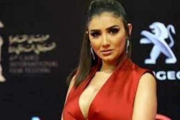 شاهد.. الفنانة مي عمر طيرت عقول الشباب بفيديو رقص بلدي على واحدة ونص.. اجدع من صافيناز (فيديو)