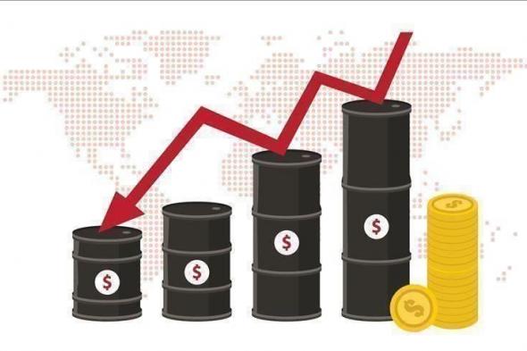 غادر مدير الإدارة المهمة موقعه ولاتزال هنالك 8 سفن وقود ترابط في عرض البحر الأحمر تنتظر تفريغ حمولتها لأيام