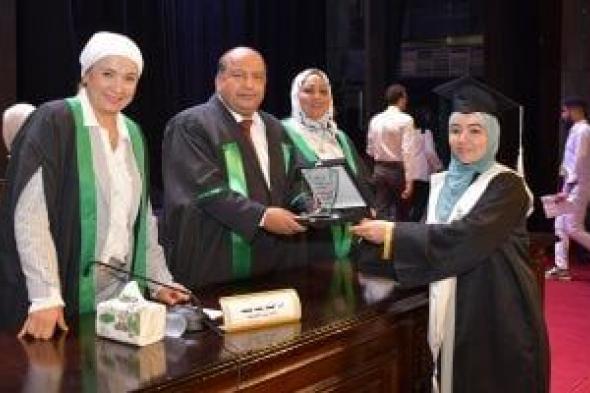 جامعة القاهرة تحتفل بتخريج دفعة جديدة من كلية التربية للطفولة المبكرة