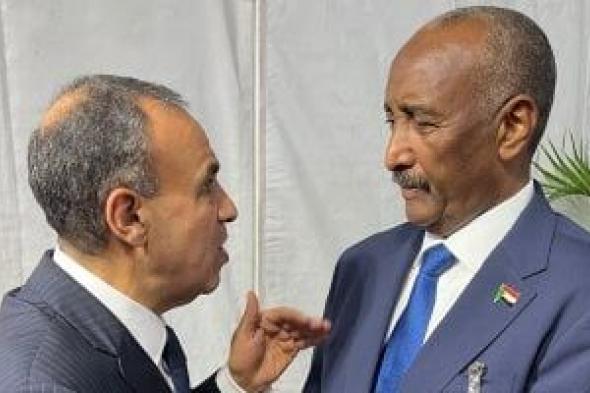 وزير الخارجية للفريق البرهان: مصر تواصل جهودها لدعم السودان للخروج من الأزمة